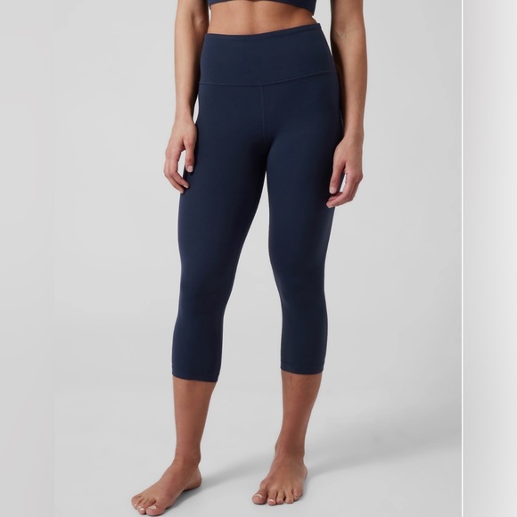 Athleta Navy Elation Capris - Picture 1 of 5